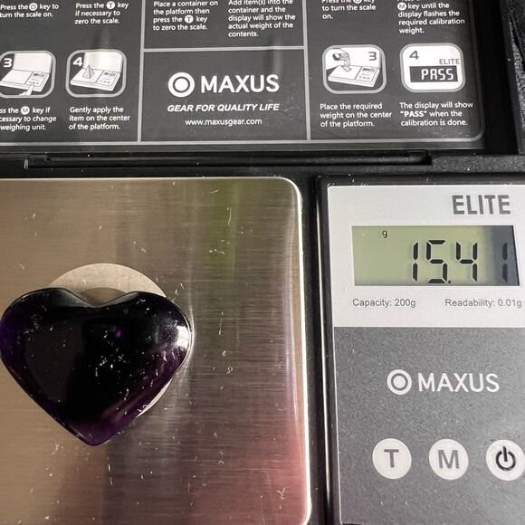 Amethyst Crystal Heart Carving (4) - Picture 9 of 9